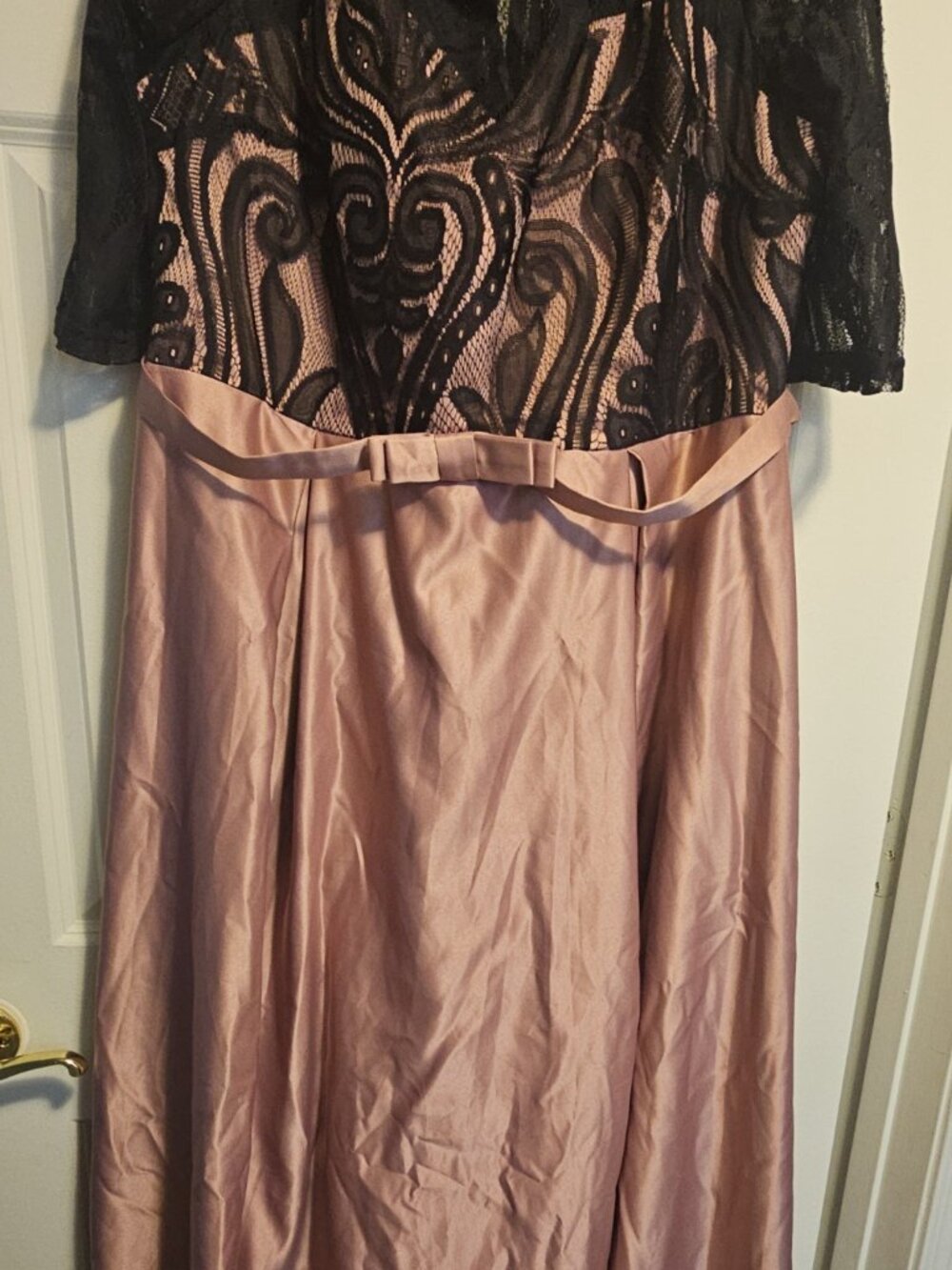 Women's plus size evening gown - Picture 2 of 2